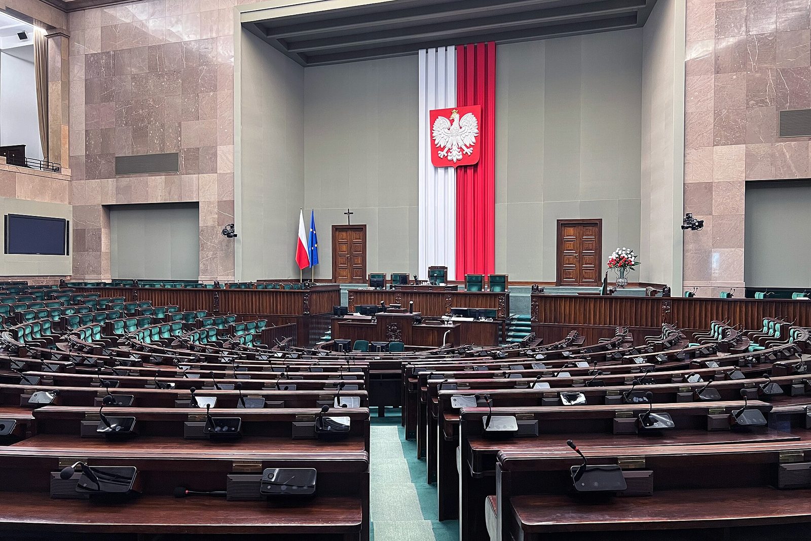 Sala posiedzeń Sejmu w gmachu C-D. To tu 17 września premier przedstawił „najbardziej prawdopodobny scenariusz". Fot. Andrzej Barabasz (Chepry) / Wikimedia Commons, CC BY-SA 4.0